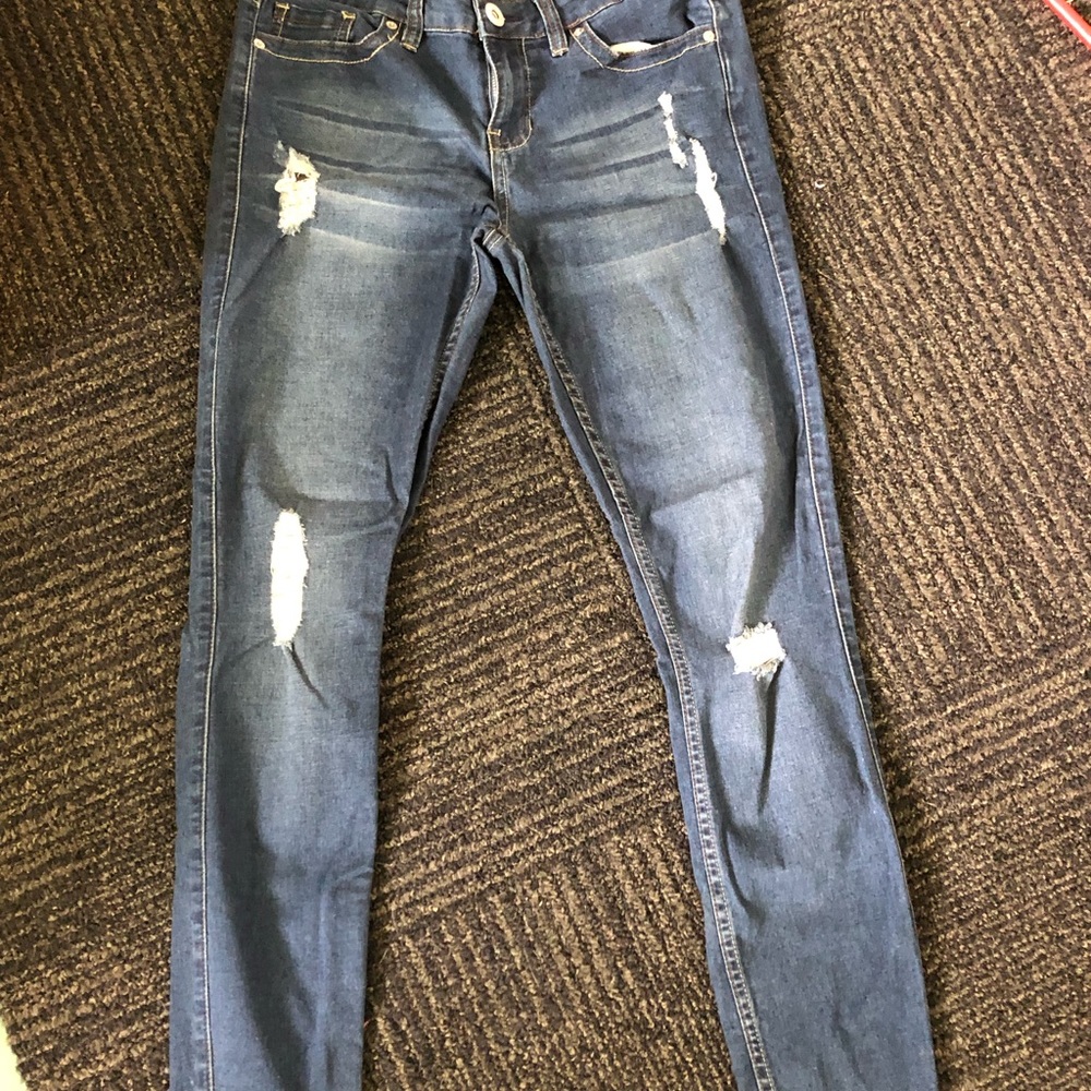 Low rise(not too low) jeans